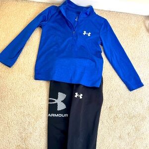 Underarmour outfit size 4. Lightly worn.